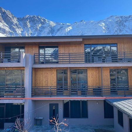 Old District Hotel Kazbegi Bagian luar foto