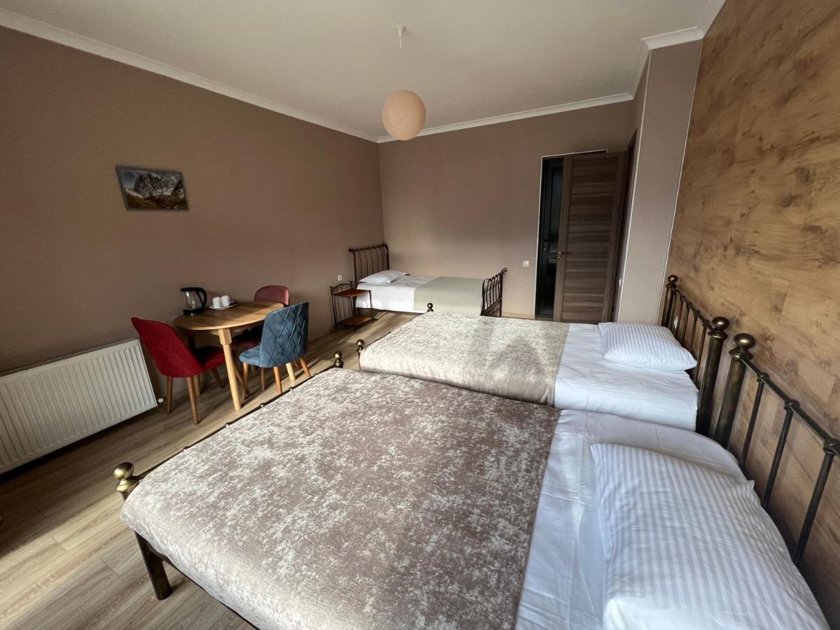 Old District Hotel Kazbegi Bagian luar foto