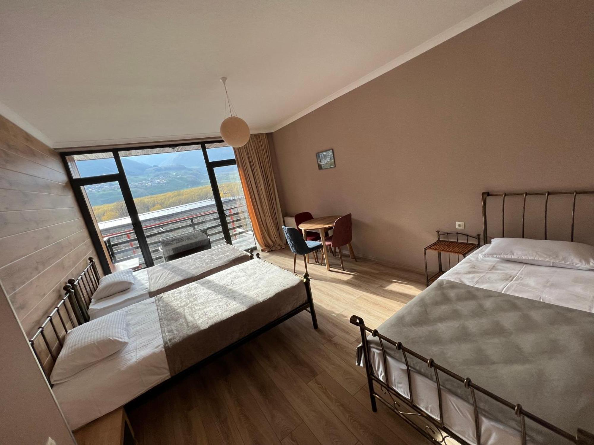 Old District Hotel Kazbegi Bagian luar foto